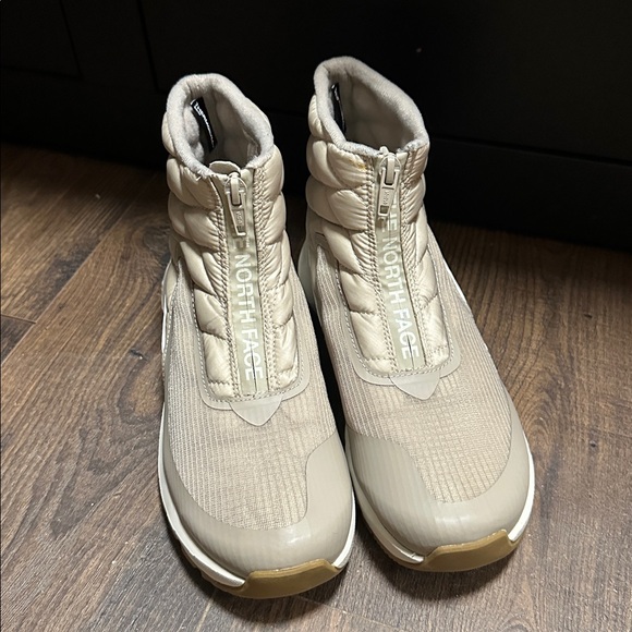 The North Face Thermoball Progressive Zip 2 Waterproof Booties Size 7 NWOT - Picture 2 of 16